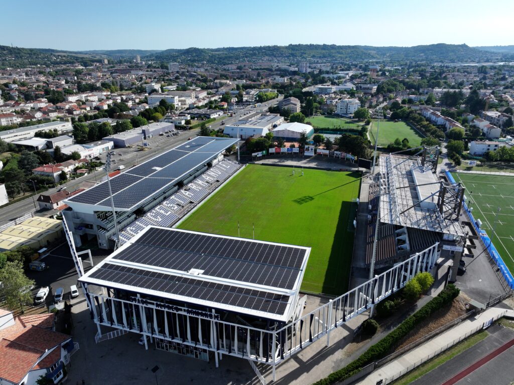 Photo aérienne du stade Armandy, de la ville d'Agen